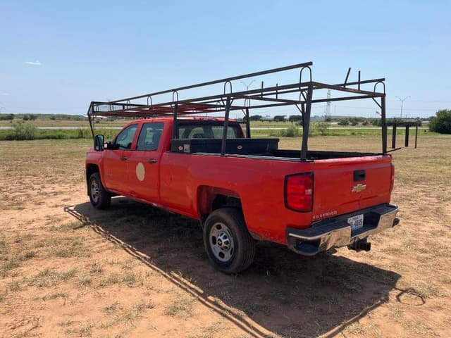 Image of Chevrolet Silverado equipment image 1