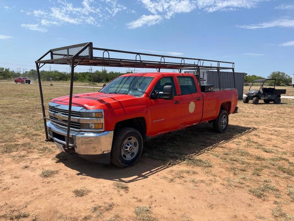 2016 Chevrolet Silverado Equipment Image0