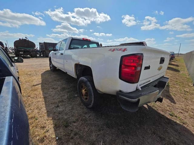 Image of Chevrolet 2500HD equipment image 3