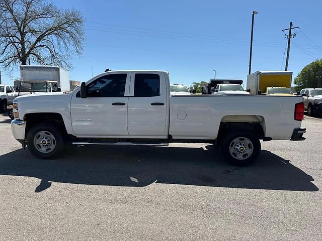 Image of Chevrolet 2500HD equipment image 1