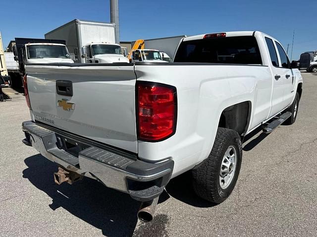 Image of Chevrolet 2500HD equipment image 4
