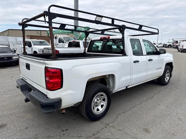 Image of Chevrolet Silverado equipment image 4