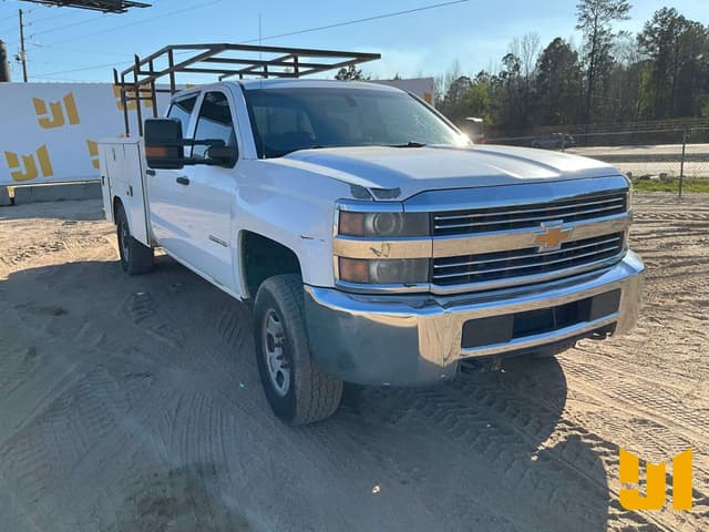 Image of Chevrolet 2500HD equipment image 2