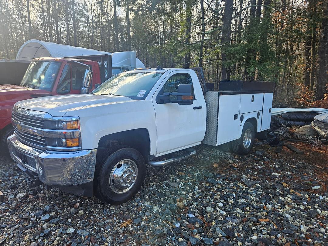 Image of Chevrolet Silverado Primary image