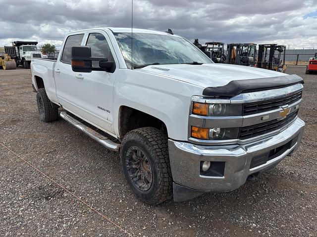 Image of Chevrolet 2500HD equipment image 3