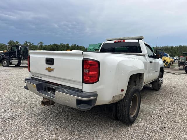 Image of Chevrolet 3500HD equipment image 2