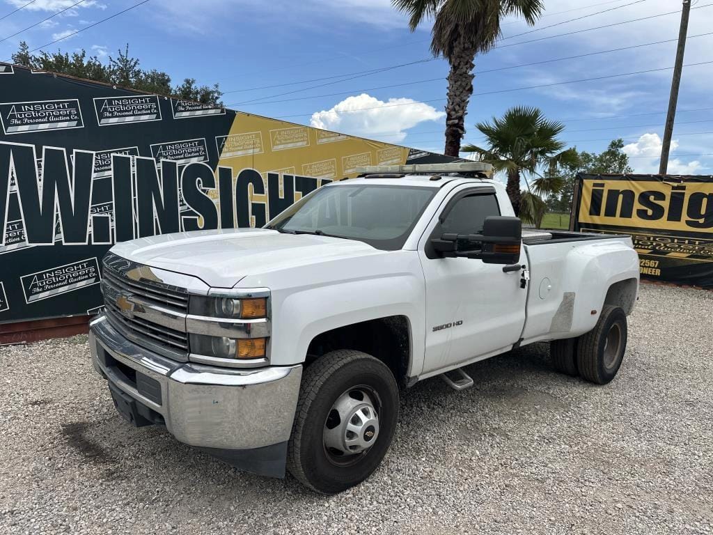 2016 Chevrolet 3500HD Equipment Image0