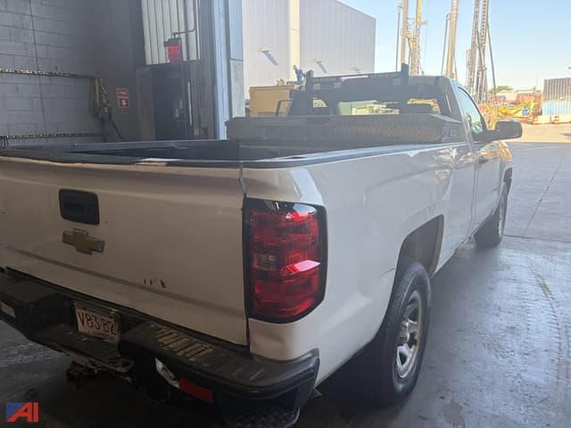 Image of Chevrolet 1500 equipment image 2