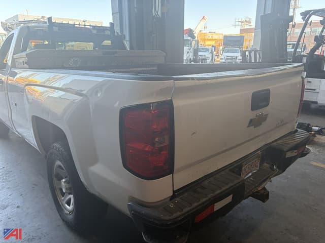 Image of Chevrolet 1500 equipment image 1