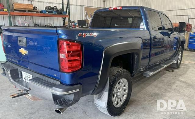 Image of Chevrolet 2500HD equipment image 3