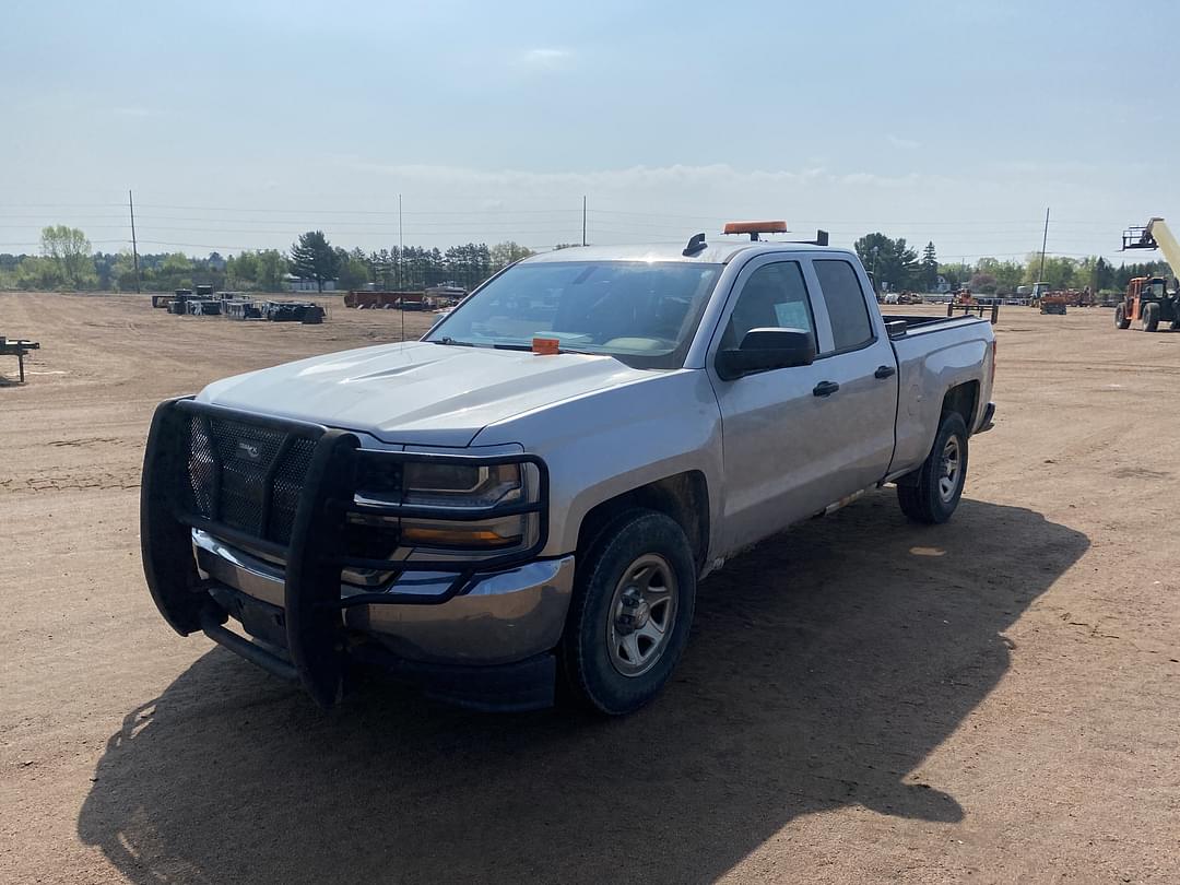 Image of Chevrolet Silverado Primary image
