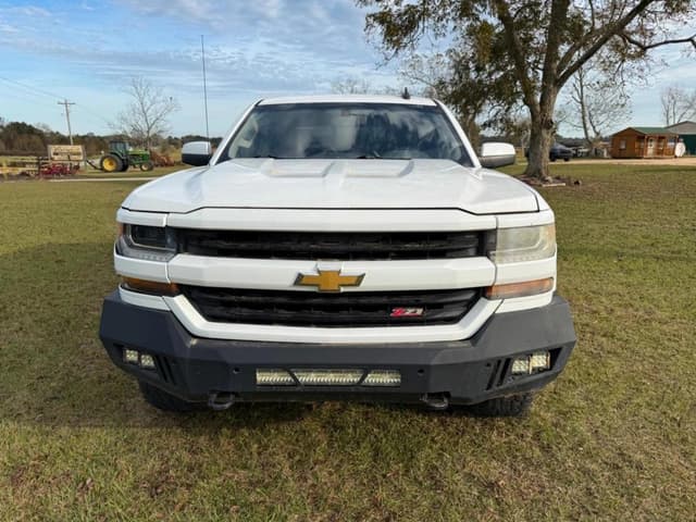 Image of Chevrolet Silverado equipment image 2