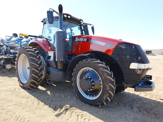Image of Case IH Magnum 250 equipment image 2