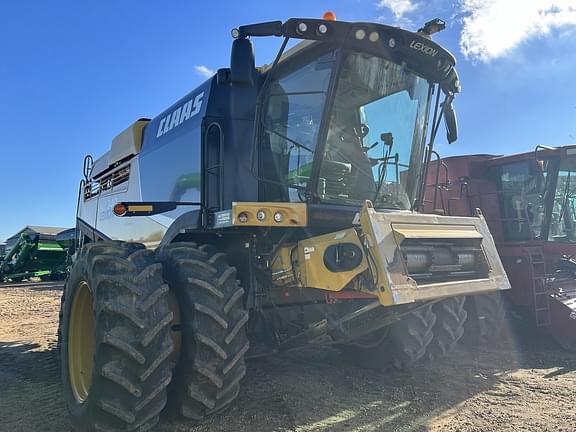 Image of CLAAS LEXION 740 equipment image 2