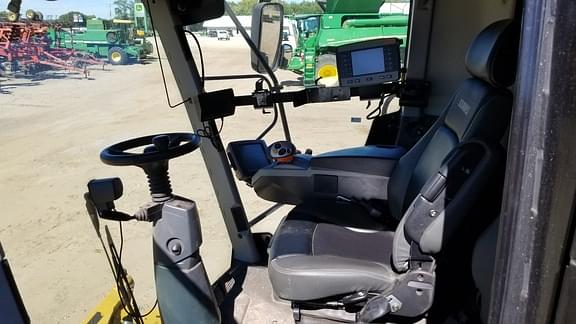 Main image CLAAS LEXION 740 8