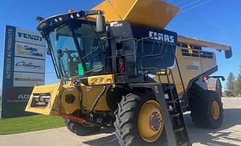 2016 CLAAS LEXION 740 Equipment Image0