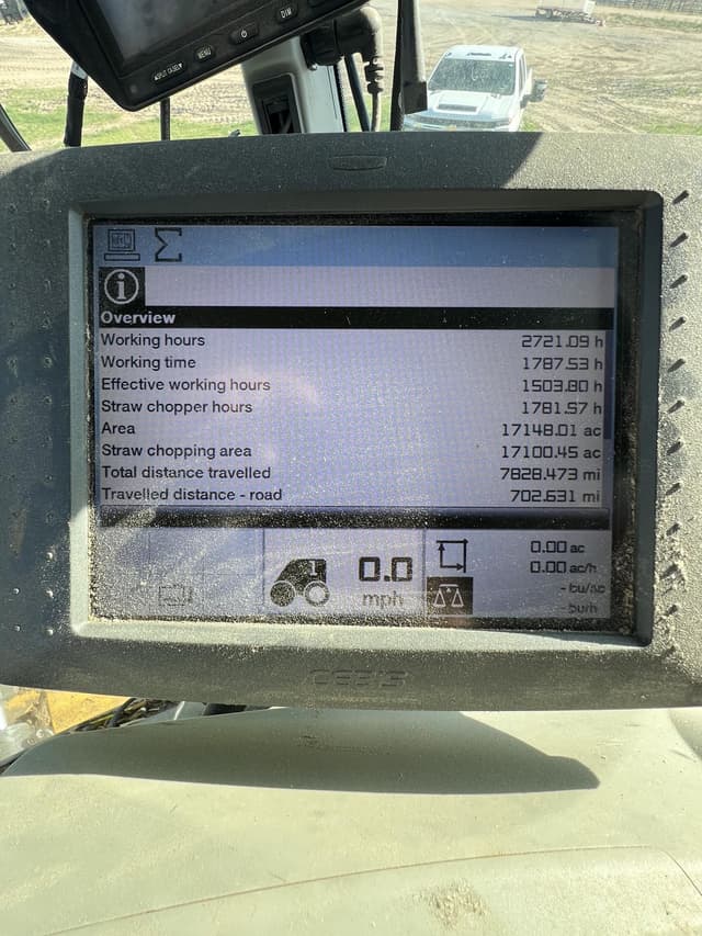 Image of CLAAS LEXION 740 equipment image 1