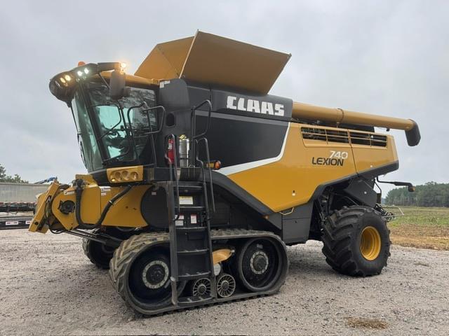 Image of CLAAS LEXION 740TT Primary image