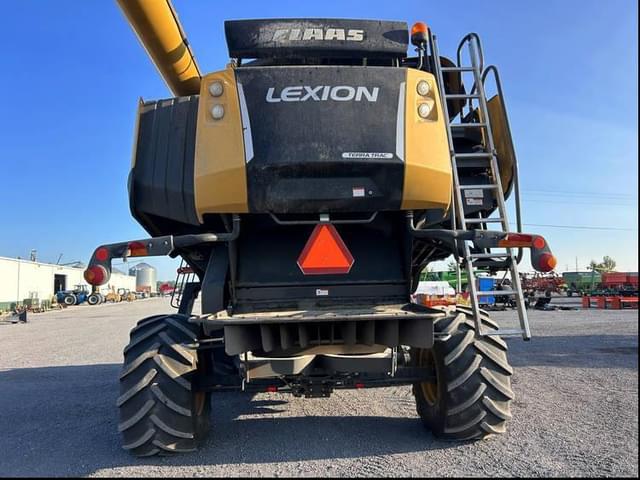 Image of CLAAS LEXION 740TT equipment image 4