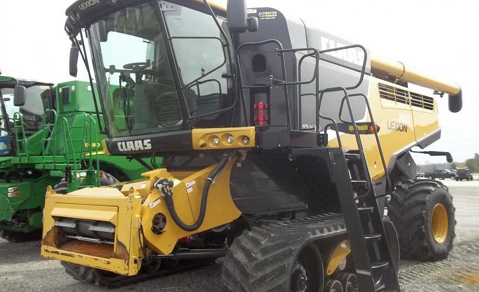 Main image CLAAS LEXION 740TT 0