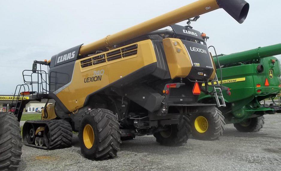 Main image CLAAS LEXION 740TT 1