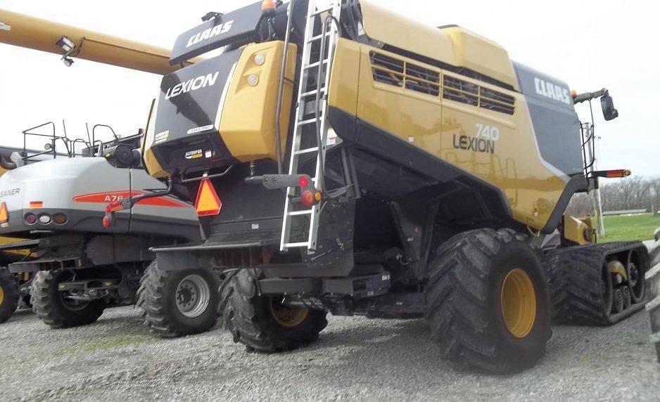 Main image CLAAS LEXION 740TT 4