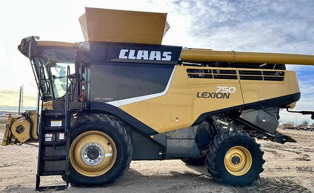 Image of CLAAS LEXION 750 equipment image 4