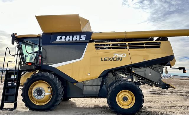 Image of CLAAS LEXION 750 equipment image 1