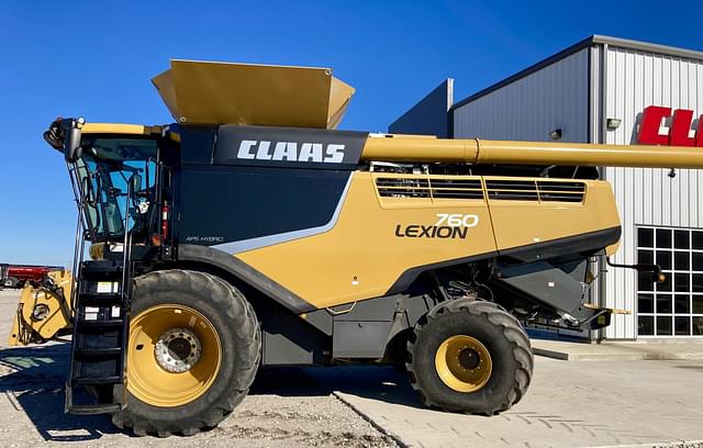 Image of CLAAS LEXION 760 equipment image 2