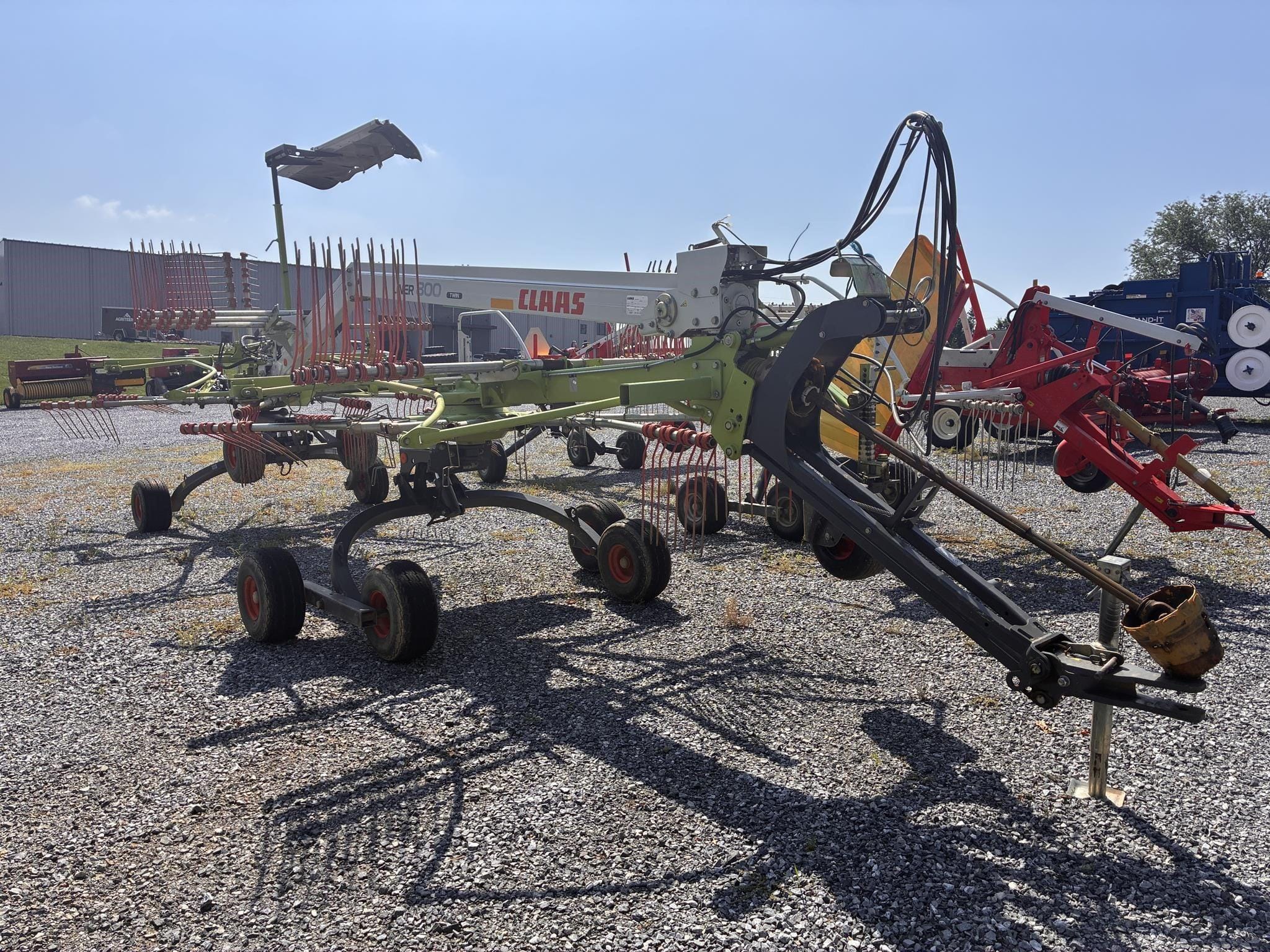 2017 CLAAS LINER 800 TWIN Equipment Image0