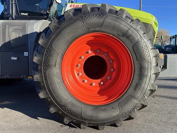 2016 CLAAS Xerion 5000 Trac Equipment Image0
