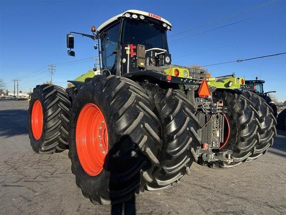 Image of CLAAS Xerion 5000 Trac equipment image 2