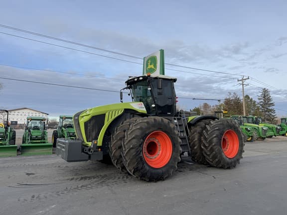 Image of CLAAS Xerion 5000 Trac equipment image 2