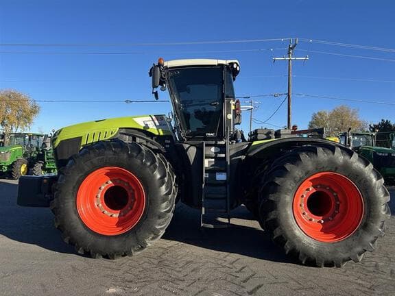 Image of CLAAS Xerion 5000 Trac equipment image 1