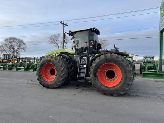 Image of CLAAS Xerion 5000 Trac equipment image 2