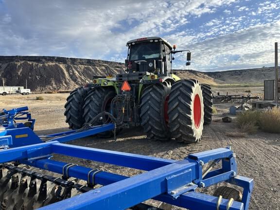 Image of CLAAS Xerion 5000 Trac equipment image 3