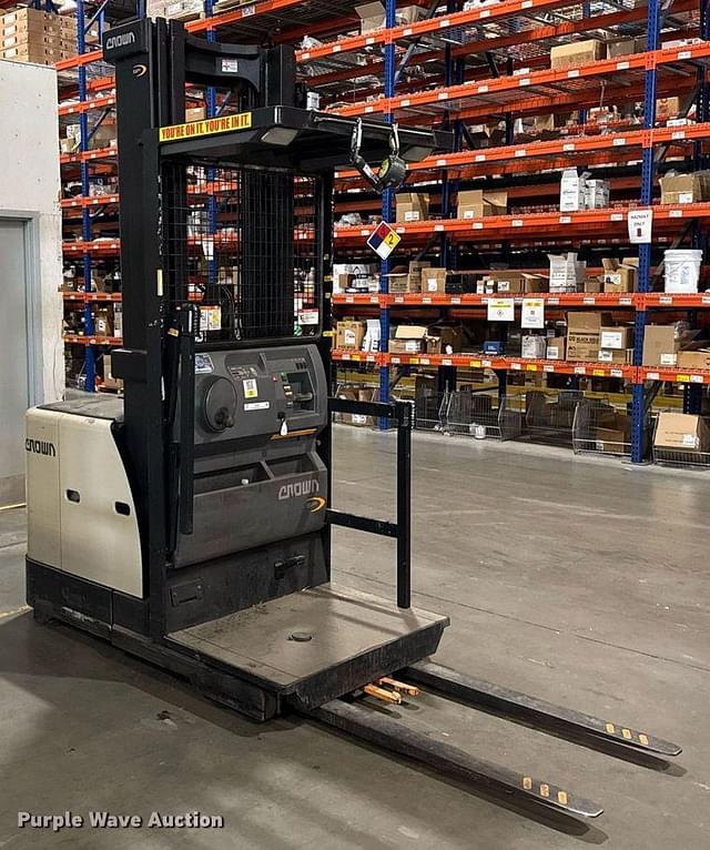 Image of Crown SP3520-30 equipment image 2
