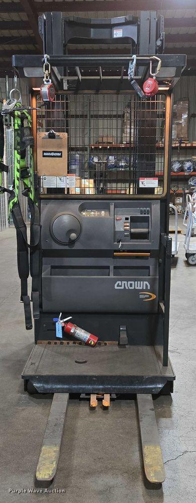 Image of Crown SP3520-30 equipment image 1