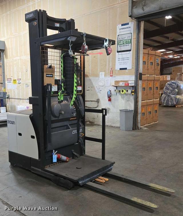Image of Crown SP3520-30 equipment image 2