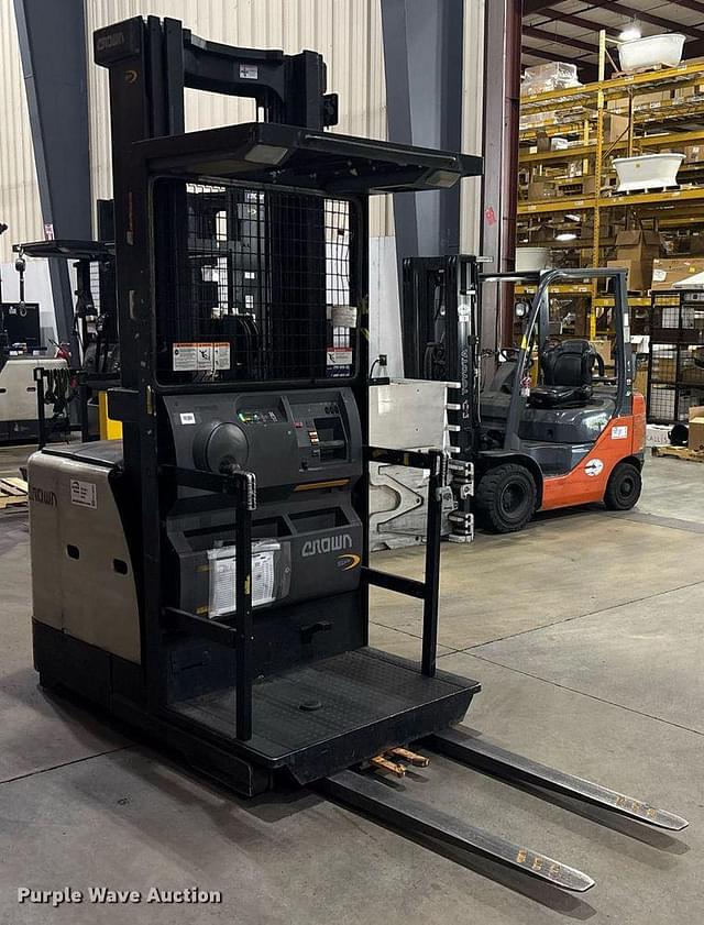 Image of Crown SP3520-30 equipment image 2
