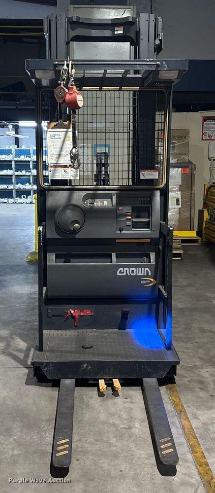 Image of Crown SP3520-30 equipment image 1