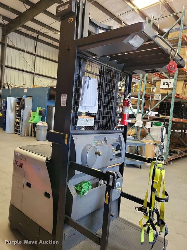 Image of Crown SP3520-30 equipment image 3