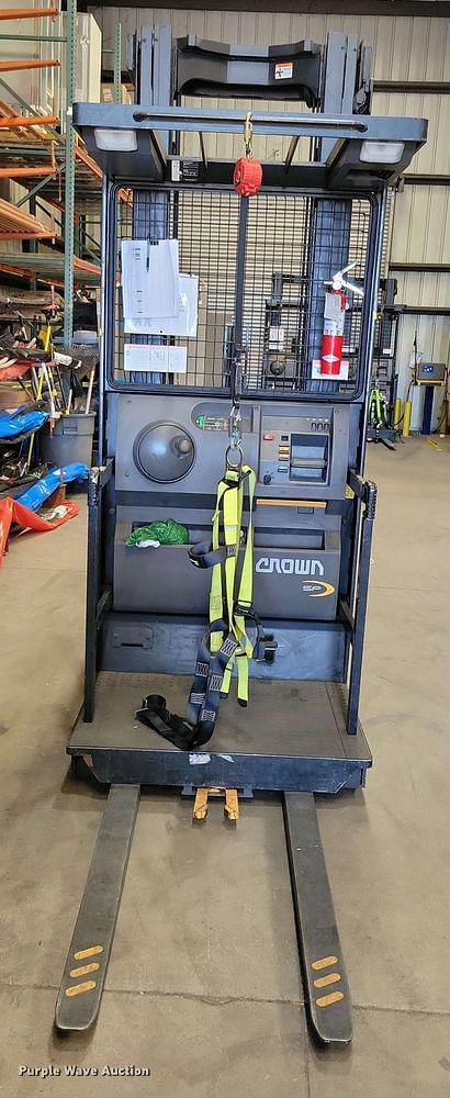 Image of Crown SP3520-30 equipment image 1