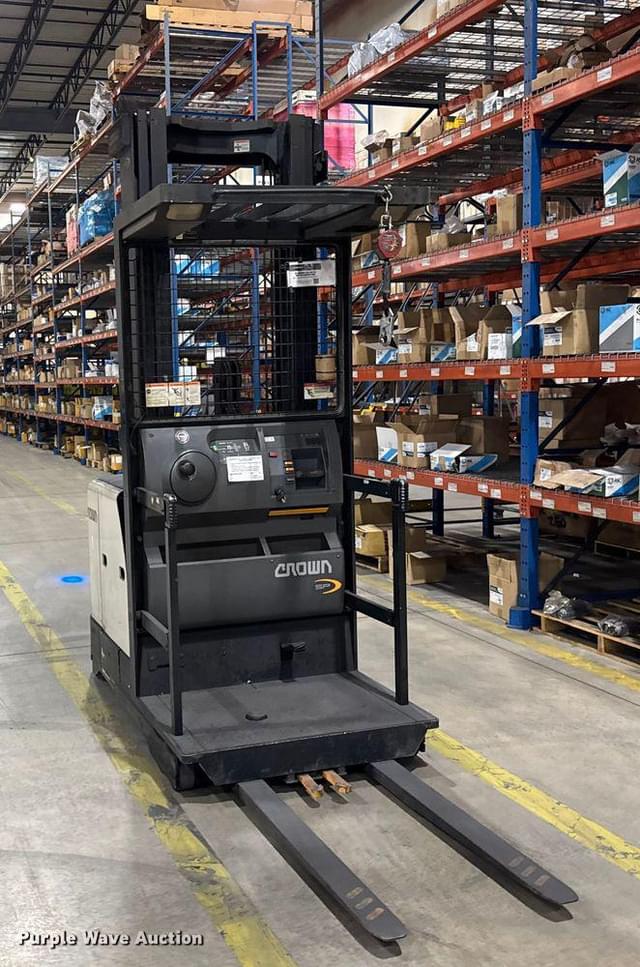 Image of Crown SP3520-30 equipment image 2