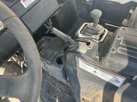 Image of Cub Cadet Challenger 700 equipment image 3