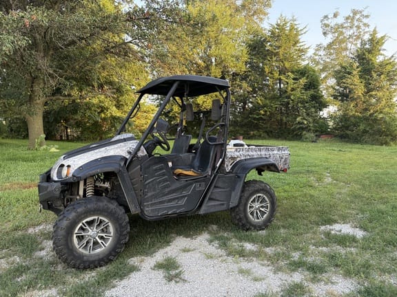 2016 Cub Cadet Challenger 700 Equipment Image0