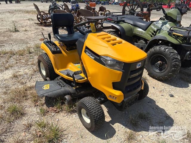 Image of Cub Cadet XT1 equipment image 2