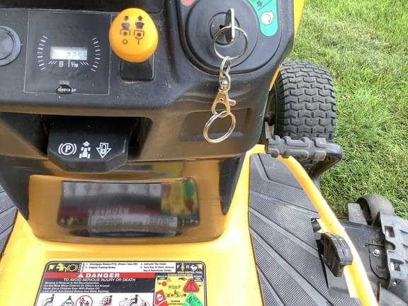 Image of Cub Cadet XT1 LT50 equipment image 4