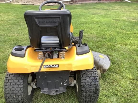 Image of Cub Cadet XT1 LT50 equipment image 3