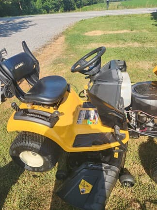 Image of Cub Cadet XT2 LX42 equipment image 1